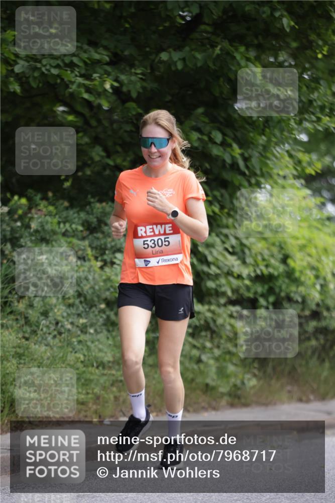15.06.2025 - REWE Women's Run Jannik Wohlers http://msf.ph/oto/7968717 15.06.2025 10:03:56 Laufen 5305, 41 meine-sportfotos.de