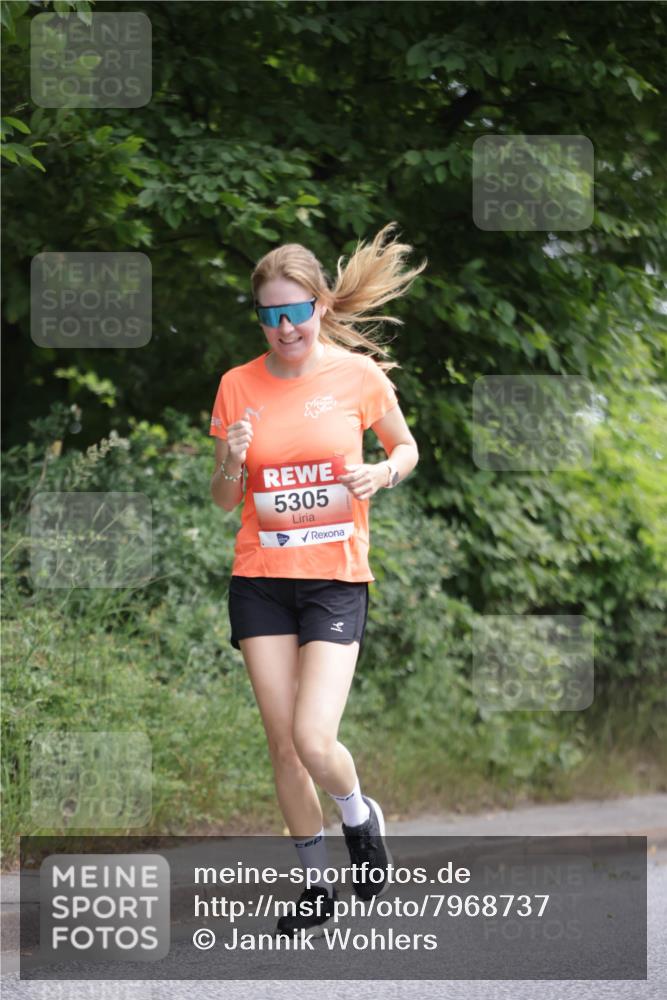 15.06.2025 - REWE Women's Run Jannik Wohlers http://msf.ph/oto/7968737 15.06.2025 10:03:57 Laufen 5305, 41 meine-sportfotos.de