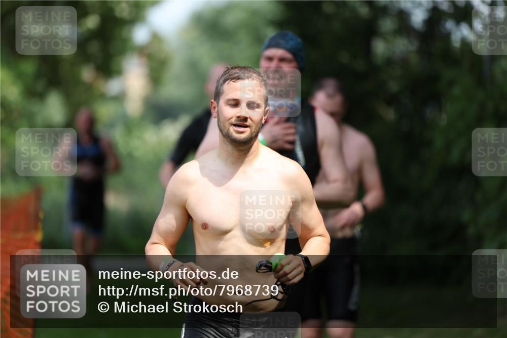 15.06.2025 - 7 Türme Triathlon Michael Strokosch http://msf.ph/oto/7968739 15.06.2025 12:55:20 Schwimmen 727, 745, 769, 772, 784, 792, 797, 801, 846, 859, 865, 927, 950, 952, 955, 1011, 1019, 1075, 1152, 1169 meine-sportfotos.de
