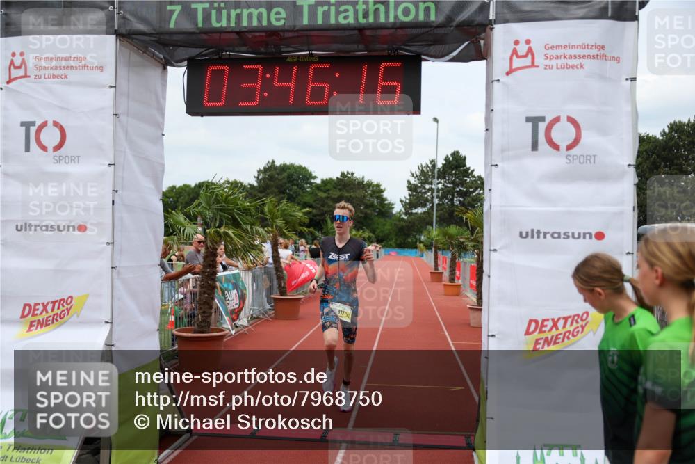 15.06.2025 - 7 Türme Triathlon Michael Strokosch http://msf.ph/oto/7968750 15.06.2025 13:46:16 Ziel 817 meine-sportfotos.de