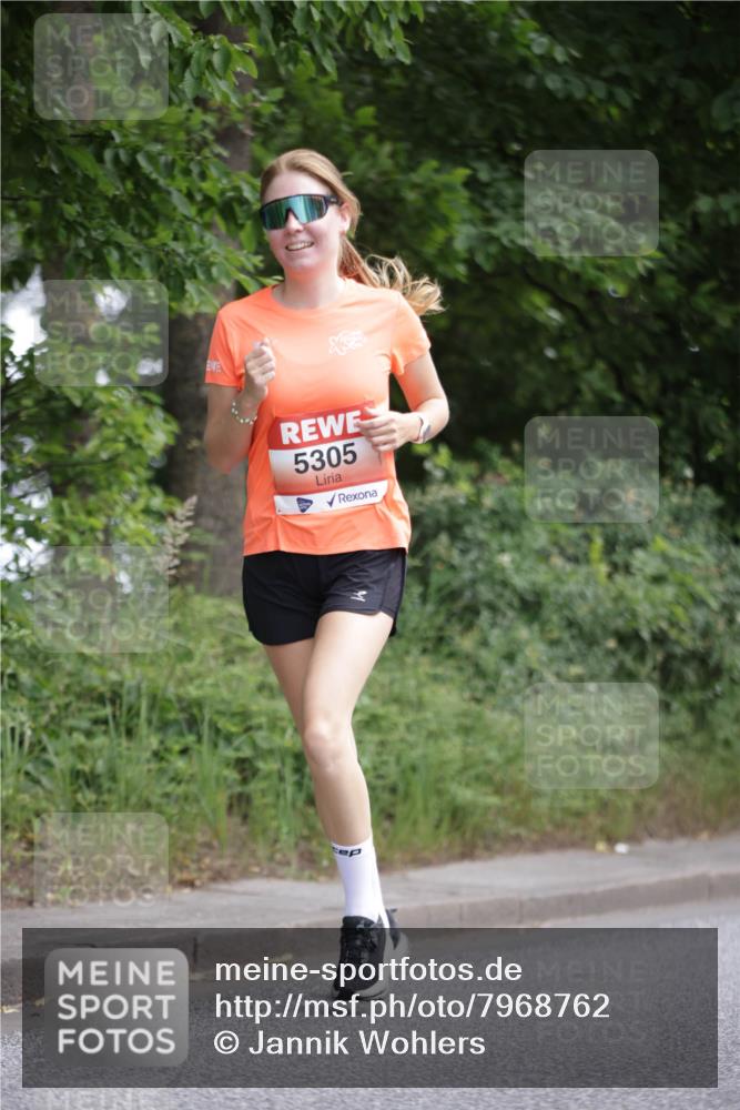 15.06.2025 - REWE Women's Run Jannik Wohlers http://msf.ph/oto/7968762 15.06.2025 10:03:58 Laufen 5305 meine-sportfotos.de