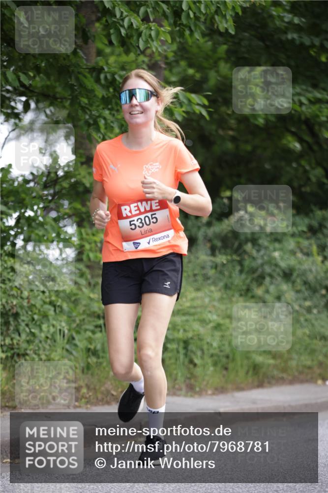 15.06.2025 - REWE Women's Run Jannik Wohlers http://msf.ph/oto/7968781 15.06.2025 10:03:58 Laufen 5305 meine-sportfotos.de