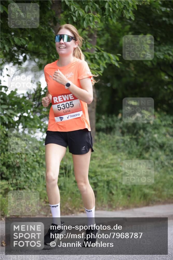 15.06.2025 - REWE Women's Run Jannik Wohlers http://msf.ph/oto/7968787 15.06.2025 10:03:58 Laufen 5305 meine-sportfotos.de