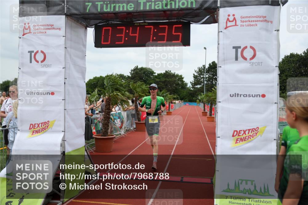 15.06.2025 - 7 Türme Triathlon Michael Strokosch http://msf.ph/oto/7968788 15.06.2025 13:47:35 Ziel 1104 meine-sportfotos.de