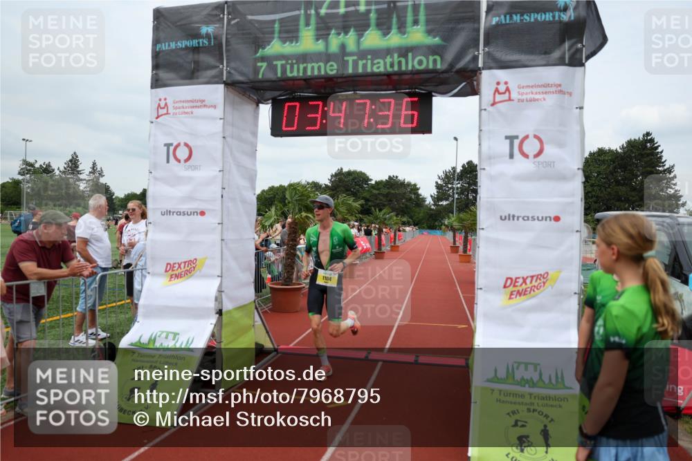 15.06.2025 - 7 Türme Triathlon Michael Strokosch http://msf.ph/oto/7968795 15.06.2025 13:47:35 Ziel 1104 meine-sportfotos.de