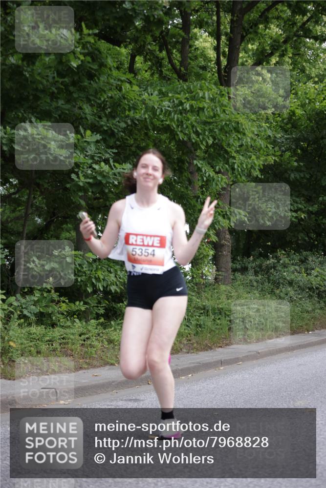 15.06.2025 - REWE Women's Run Jannik Wohlers http://msf.ph/oto/7968828 15.06.2025 10:04:00 Laufen 5354 meine-sportfotos.de
