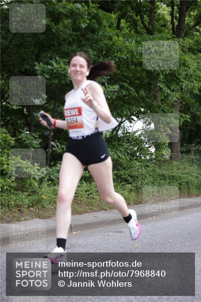 15.06.2025 - REWE Women's Run Jannik Wohlers http://msf.ph/oto/7968840 15.06.2025 10:04:00 Laufen 5354 meine-sportfotos.de