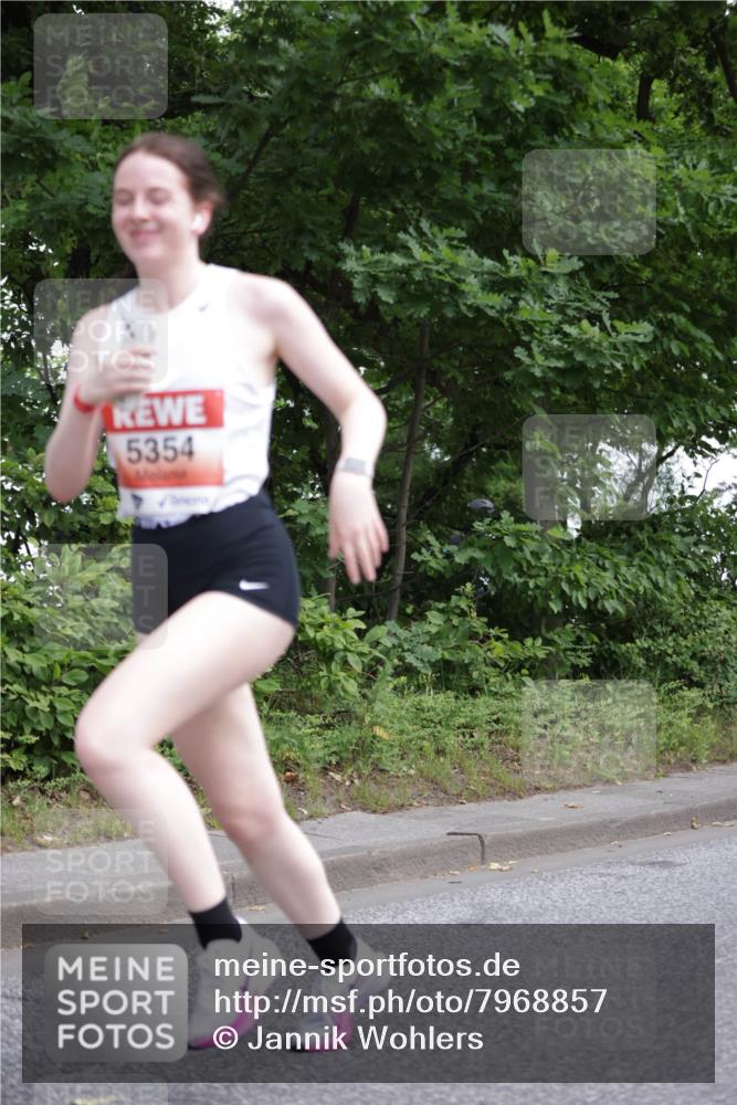 15.06.2025 - REWE Women's Run Jannik Wohlers http://msf.ph/oto/7968857 15.06.2025 10:04:00 Laufen 5354 meine-sportfotos.de