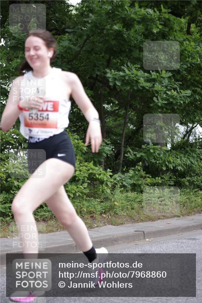 15.06.2025 - REWE Women's Run Jannik Wohlers http://msf.ph/oto/7968860 15.06.2025 10:04:00 Laufen 5354 meine-sportfotos.de