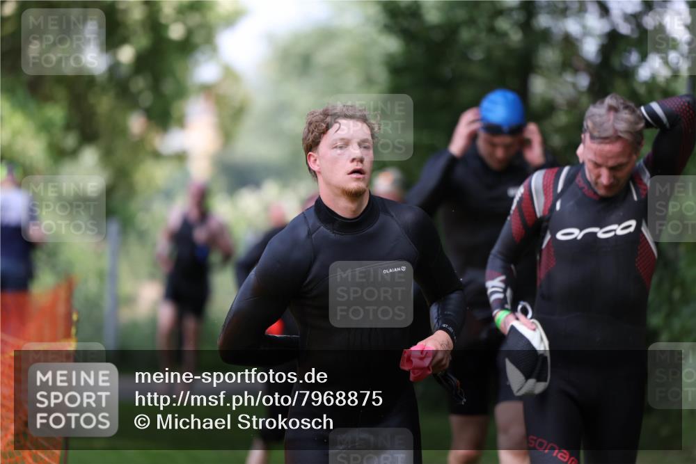 15.06.2025 - 7 Türme Triathlon Michael Strokosch http://msf.ph/oto/7968875 15.06.2025 12:55:31 Schwimmen 727, 745, 755, 763, 769, 784, 792, 797, 801, 805, 859, 877, 879, 919, 927, 955, 1011, 1023, 1029, 1075, 1169 meine-sportfotos.de