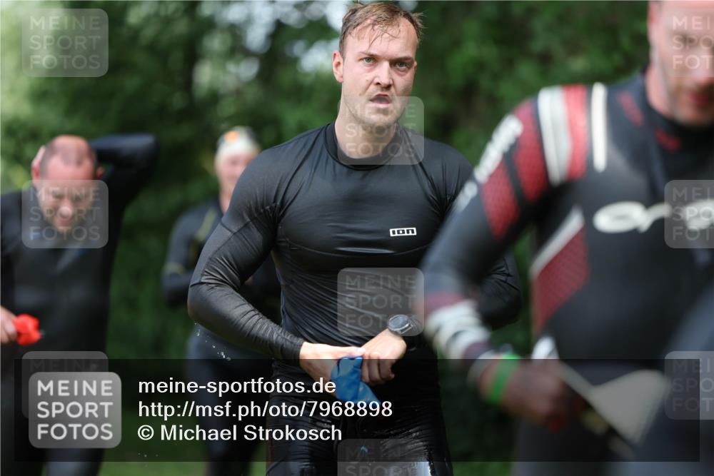 15.06.2025 - 7 Türme Triathlon Michael Strokosch http://msf.ph/oto/7968898 15.06.2025 12:55:33 Schwimmen 727, 755, 763, 769, 784, 792, 797, 801, 805, 877, 879, 919, 927, 955, 1011, 1023, 1029, 1071, 1075, 1169 meine-sportfotos.de