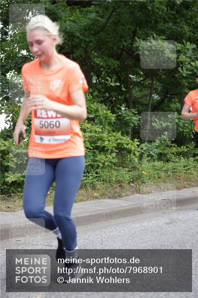 15.06.2025 - REWE Women's Run Jannik Wohlers http://msf.ph/oto/7968901 15.06.2025 10:04:05 Laufen 5060 meine-sportfotos.de