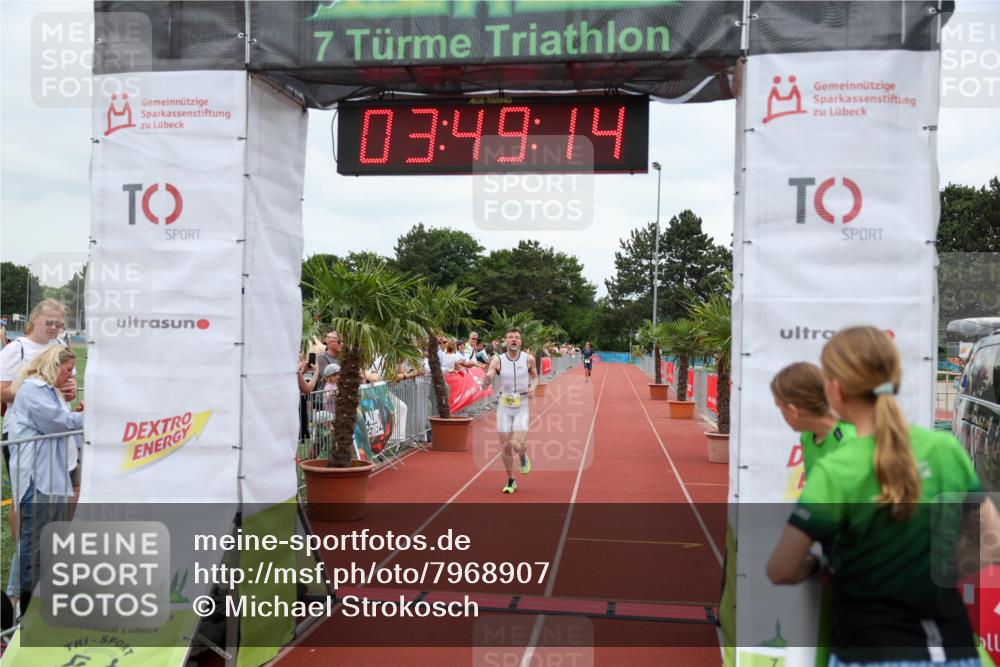 15.06.2025 - 7 Türme Triathlon Michael Strokosch http://msf.ph/oto/7968907 15.06.2025 13:49:14 Ziel 1016 meine-sportfotos.de