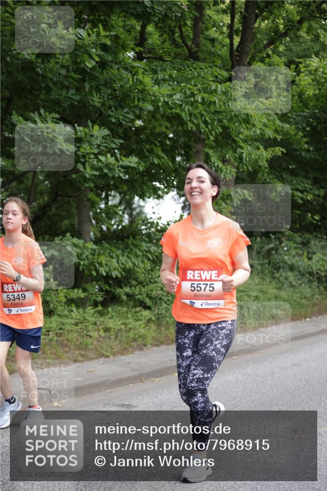 15.06.2025 - REWE Women's Run Jannik Wohlers http://msf.ph/oto/7968915 15.06.2025 10:04:07 Laufen 5349, 5575 meine-sportfotos.de
