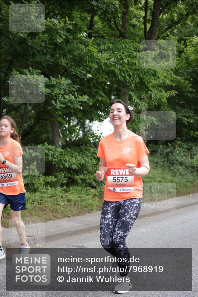 15.06.2025 - REWE Women's Run Jannik Wohlers http://msf.ph/oto/7968919 15.06.2025 10:04:07 Laufen 5349, 5575 meine-sportfotos.de