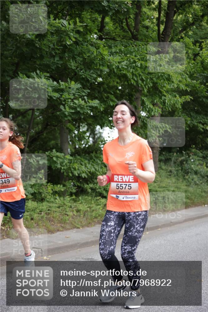 15.06.2025 - REWE Women's Run Jannik Wohlers http://msf.ph/oto/7968922 15.06.2025 10:04:07 Laufen 349, 5575 meine-sportfotos.de