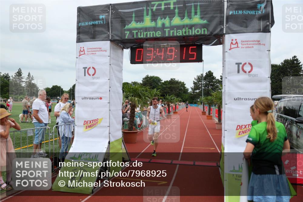 15.06.2025 - 7 Türme Triathlon Michael Strokosch http://msf.ph/oto/7968925 15.06.2025 13:49:15 Ziel 1016 meine-sportfotos.de