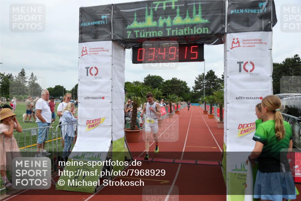 15.06.2025 - 7 Türme Triathlon Michael Strokosch http://msf.ph/oto/7968929 15.06.2025 13:49:15 Ziel 1016 meine-sportfotos.de
