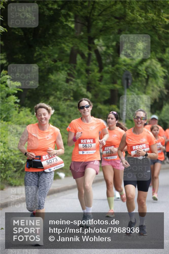 15.06.2025 - REWE Women's Run Jannik Wohlers http://msf.ph/oto/7968936 15.06.2025 10:04:09 Laufen 5073, 5633, 542 meine-sportfotos.de
