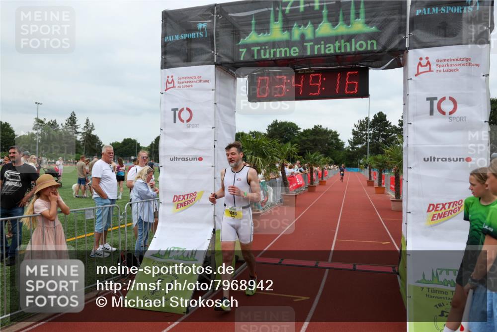 15.06.2025 - 7 Türme Triathlon Michael Strokosch http://msf.ph/oto/7968942 15.06.2025 13:49:16 Ziel 1016 meine-sportfotos.de