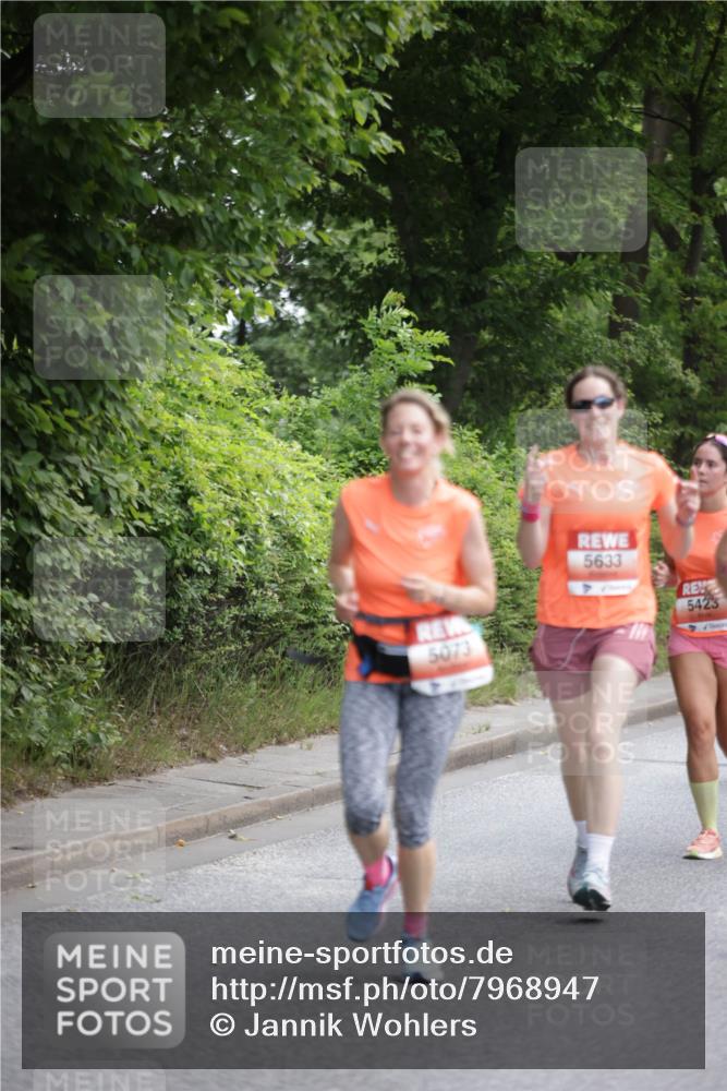 15.06.2025 - REWE Women's Run Jannik Wohlers http://msf.ph/oto/7968947 15.06.2025 10:04:10 Laufen 5073, 5633, 5423 meine-sportfotos.de