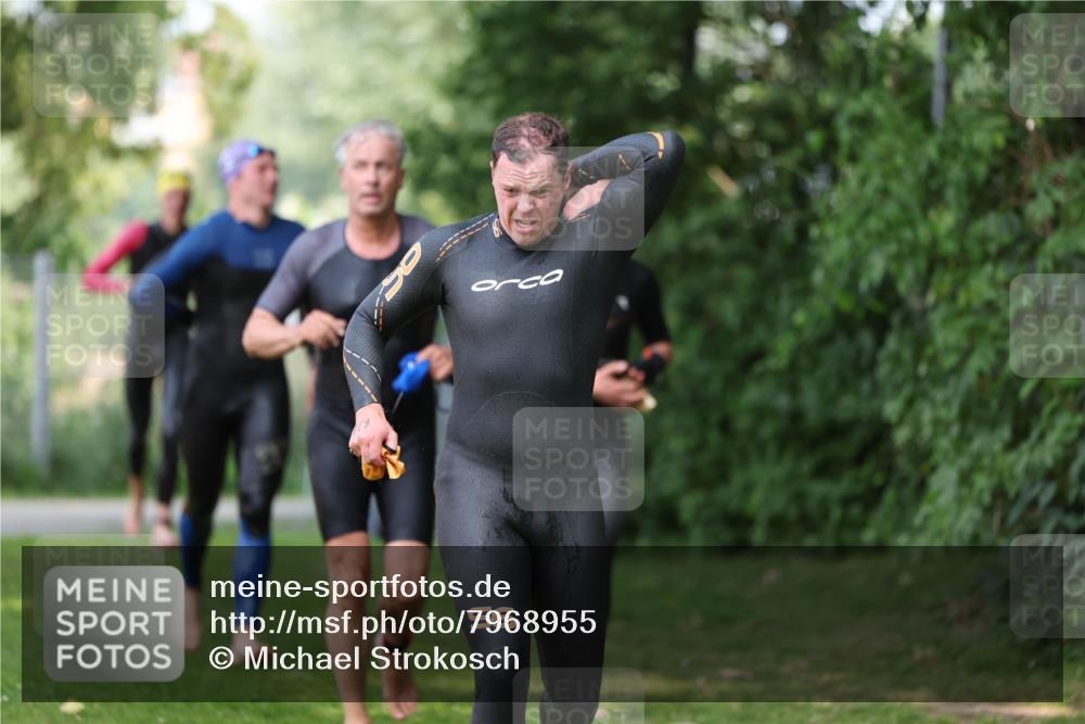 15.06.2025 - 7 Türme Triathlon Michael Strokosch http://msf.ph/oto/7968955 15.06.2025 12:55:38 Schwimmen 755, 763, 784, 792, 797, 805, 877, 879, 919, 927, 955, 1011, 1023, 1029, 1071, 1075, 1144, 1169 meine-sportfotos.de