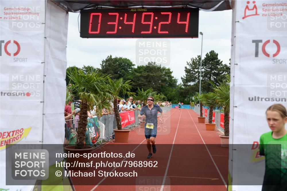 15.06.2025 - 7 Türme Triathlon Michael Strokosch http://msf.ph/oto/7968962 15.06.2025 13:49:24 Ziel 940 meine-sportfotos.de