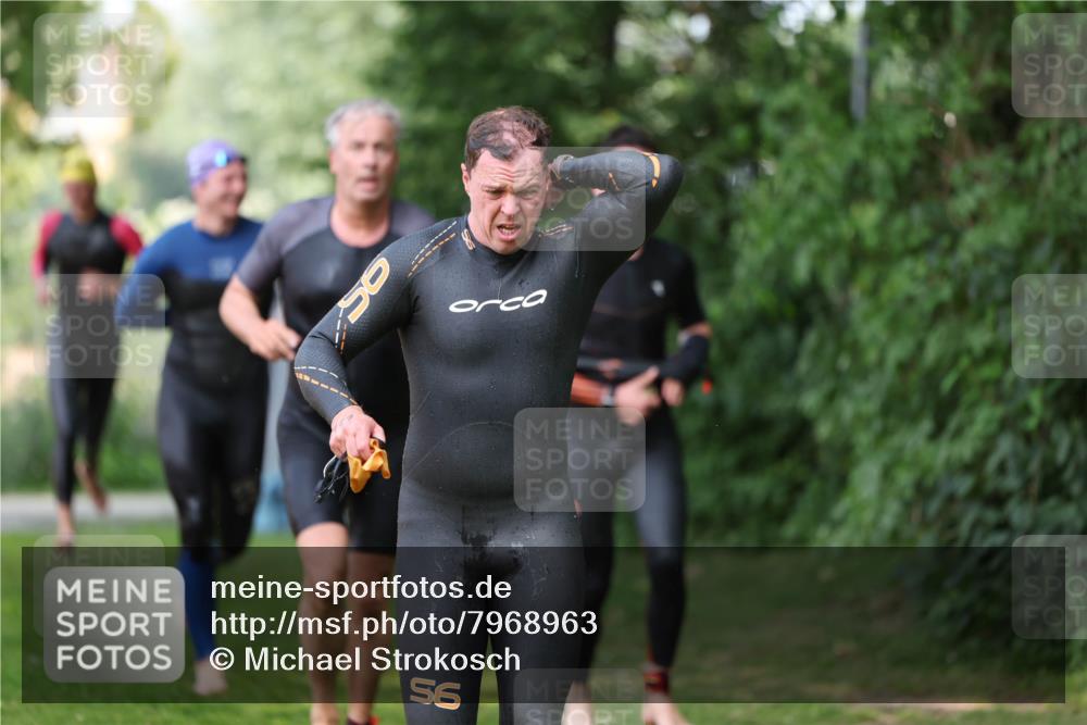 15.06.2025 - 7 Türme Triathlon Michael Strokosch http://msf.ph/oto/7968963 15.06.2025 12:55:38 Schwimmen 755, 763, 784, 792, 797, 805, 877, 879, 919, 927, 955, 1011, 1023, 1029, 1071, 1075, 1144, 1169 meine-sportfotos.de