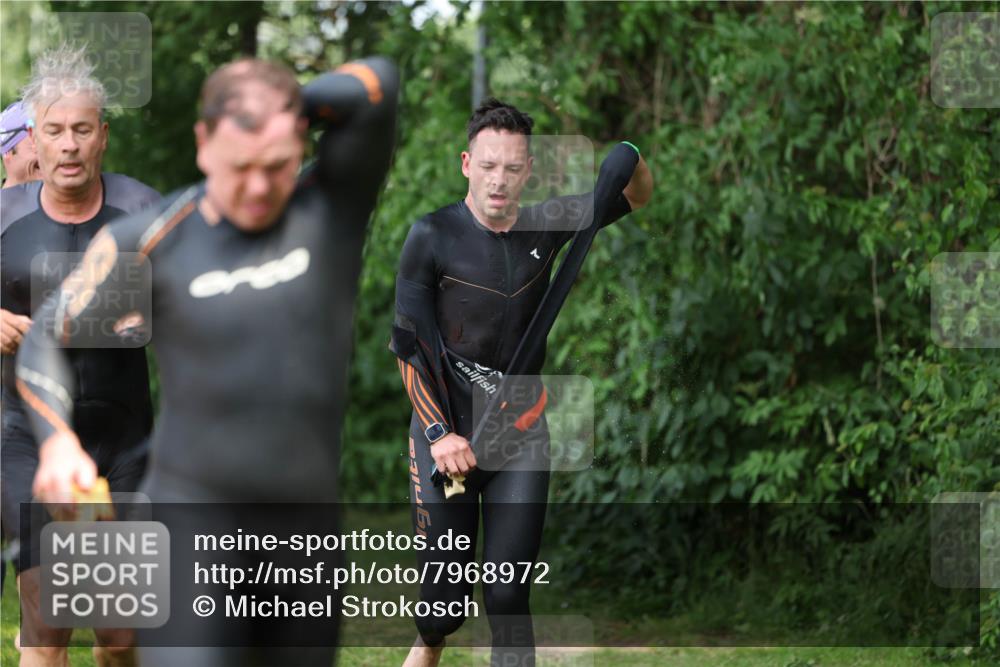 15.06.2025 - 7 Türme Triathlon Michael Strokosch http://msf.ph/oto/7968972 15.06.2025 12:55:39 Schwimmen 755, 763, 784, 792, 797, 805, 877, 879, 895, 919, 927, 955, 1011, 1023, 1029, 1071, 1075, 1144, 1169 meine-sportfotos.de
