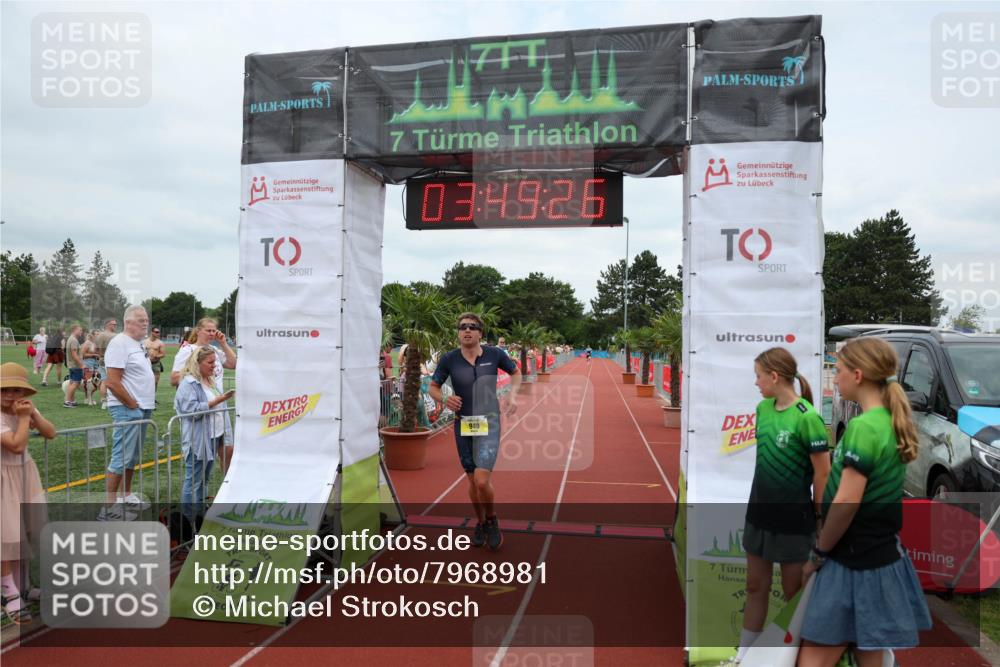 15.06.2025 - 7 Türme Triathlon Michael Strokosch http://msf.ph/oto/7968981 15.06.2025 13:49:26 Ziel 940 meine-sportfotos.de