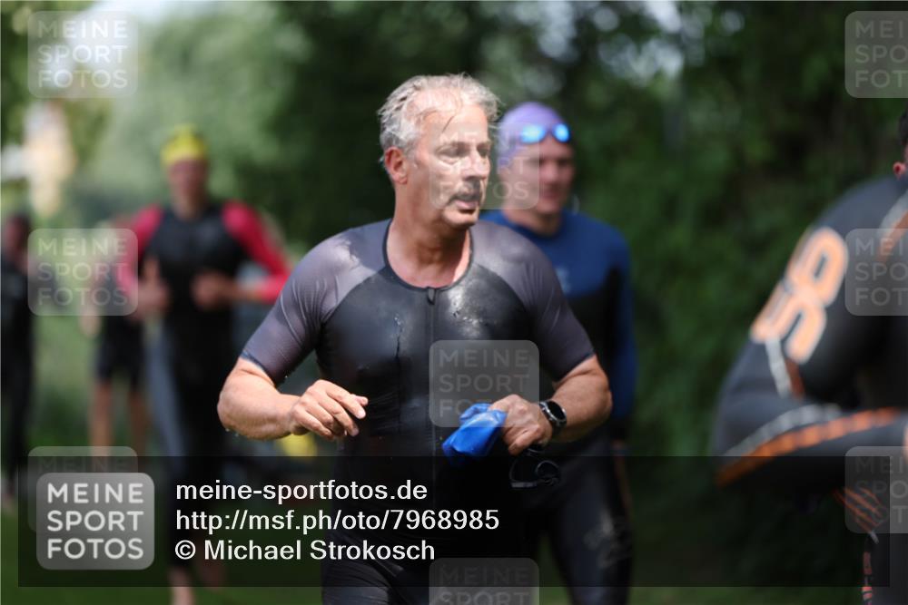 15.06.2025 - 7 Türme Triathlon Michael Strokosch http://msf.ph/oto/7968985 15.06.2025 12:55:40 Schwimmen 755, 763, 784, 792, 797, 805, 877, 879, 895, 919, 927, 955, 1011, 1023, 1029, 1071, 1144, 1169 meine-sportfotos.de