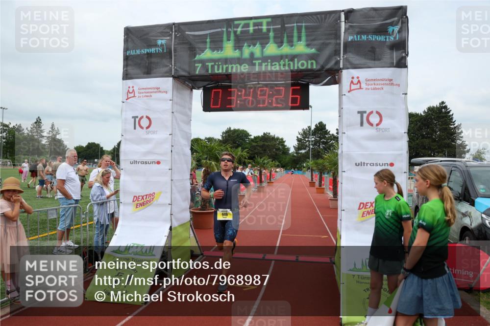 15.06.2025 - 7 Türme Triathlon Michael Strokosch http://msf.ph/oto/7968987 15.06.2025 13:49:26 Ziel 940 meine-sportfotos.de
