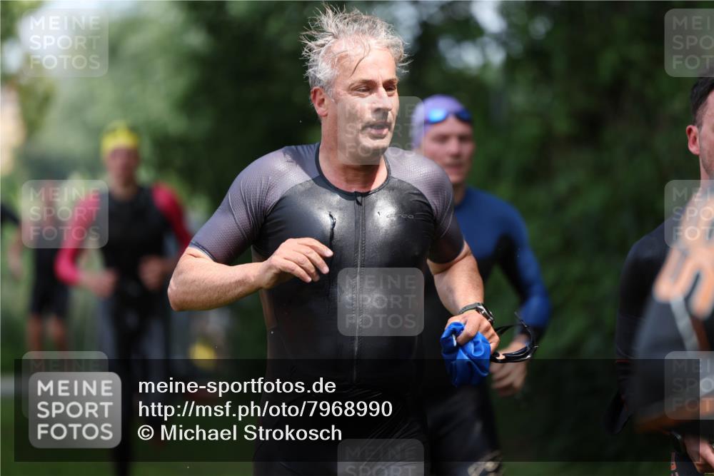15.06.2025 - 7 Türme Triathlon Michael Strokosch http://msf.ph/oto/7968990 15.06.2025 12:55:41 Schwimmen 755, 763, 784, 792, 797, 805, 877, 879, 895, 919, 927, 955, 1011, 1023, 1029, 1071, 1144, 1153, 1169, 1177 meine-sportfotos.de