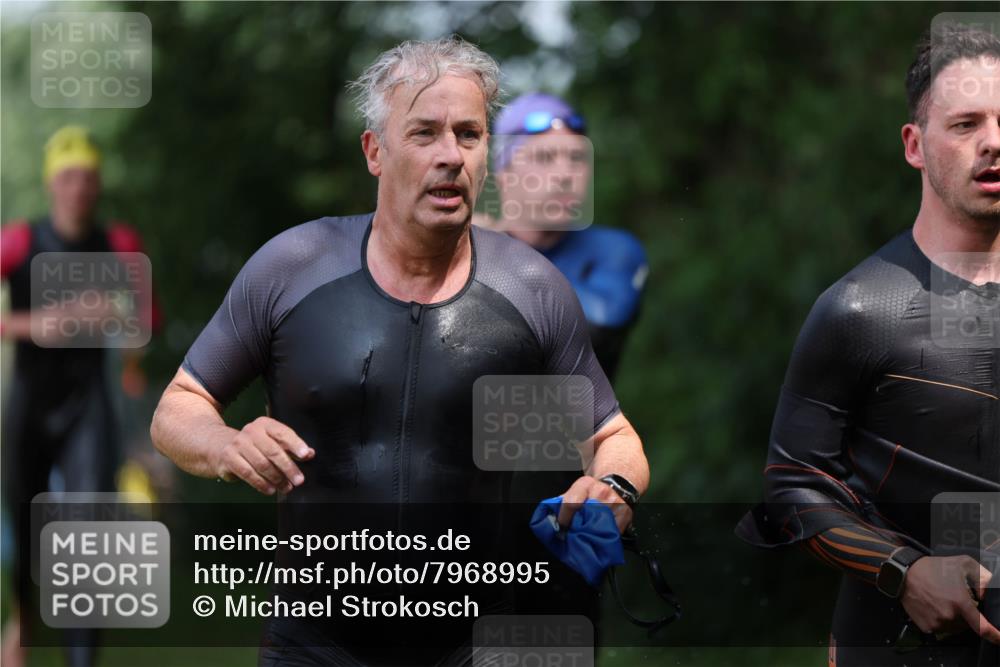 15.06.2025 - 7 Türme Triathlon Michael Strokosch http://msf.ph/oto/7968995 15.06.2025 12:55:41 Schwimmen 755, 763, 784, 792, 797, 805, 877, 879, 895, 919, 927, 955, 1011, 1023, 1029, 1071, 1144, 1153, 1169, 1177 meine-sportfotos.de