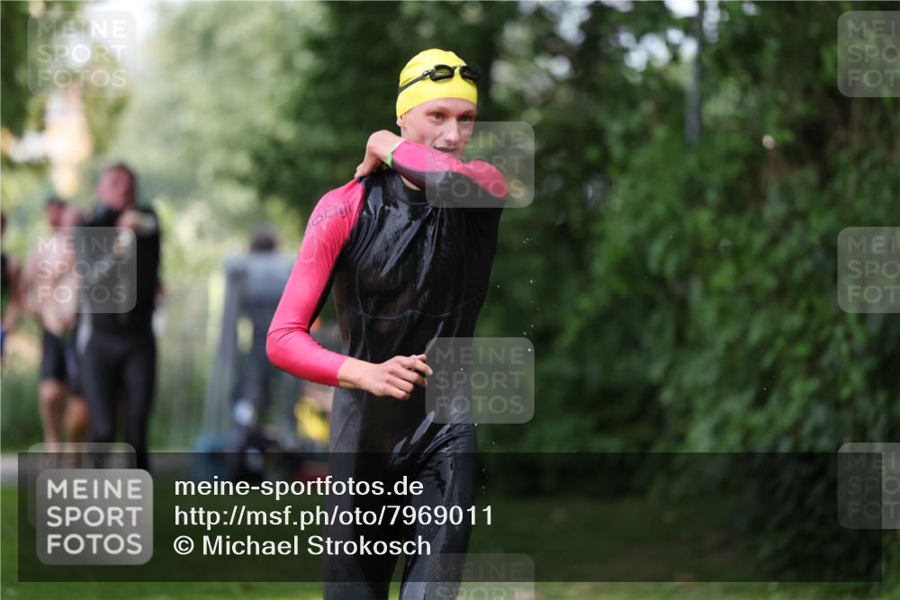 15.06.2025 - 7 Türme Triathlon Michael Strokosch http://msf.ph/oto/7969011 15.06.2025 12:55:42 Schwimmen 755, 763, 792, 797, 805, 818, 877, 879, 895, 919, 927, 955, 1011, 1023, 1029, 1071, 1144, 1153, 1169, 1177 meine-sportfotos.de