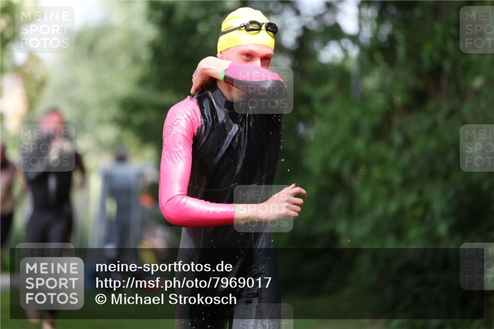 15.06.2025 - 7 Türme Triathlon Michael Strokosch http://msf.ph/oto/7969017 15.06.2025 12:55:43 Schwimmen 708, 755, 763, 792, 797, 805, 818, 833, 877, 879, 895, 919, 927, 955, 1011, 1023, 1029, 1071, 1144, 1153, 1169, 1177 meine-sportfotos.de