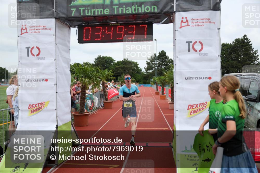 15.06.2025 - 7 Türme Triathlon Michael Strokosch http://msf.ph/oto/7969019 15.06.2025 13:49:37 Ziel 1156 meine-sportfotos.de