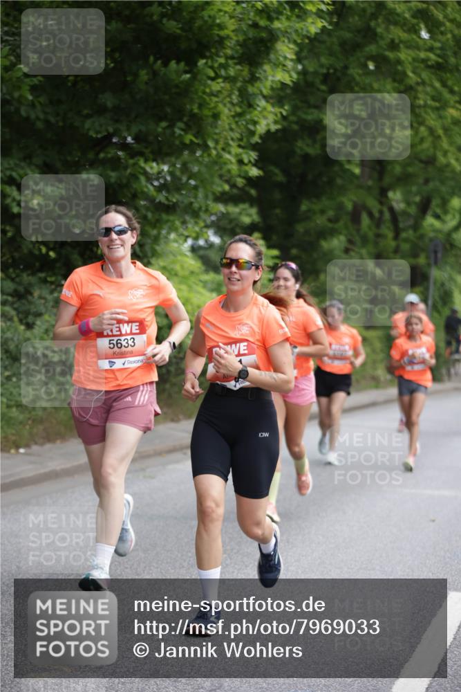 15.06.2025 - REWE Women's Run Jannik Wohlers http://msf.ph/oto/7969033 15.06.2025 10:04:12 Laufen 5633 meine-sportfotos.de