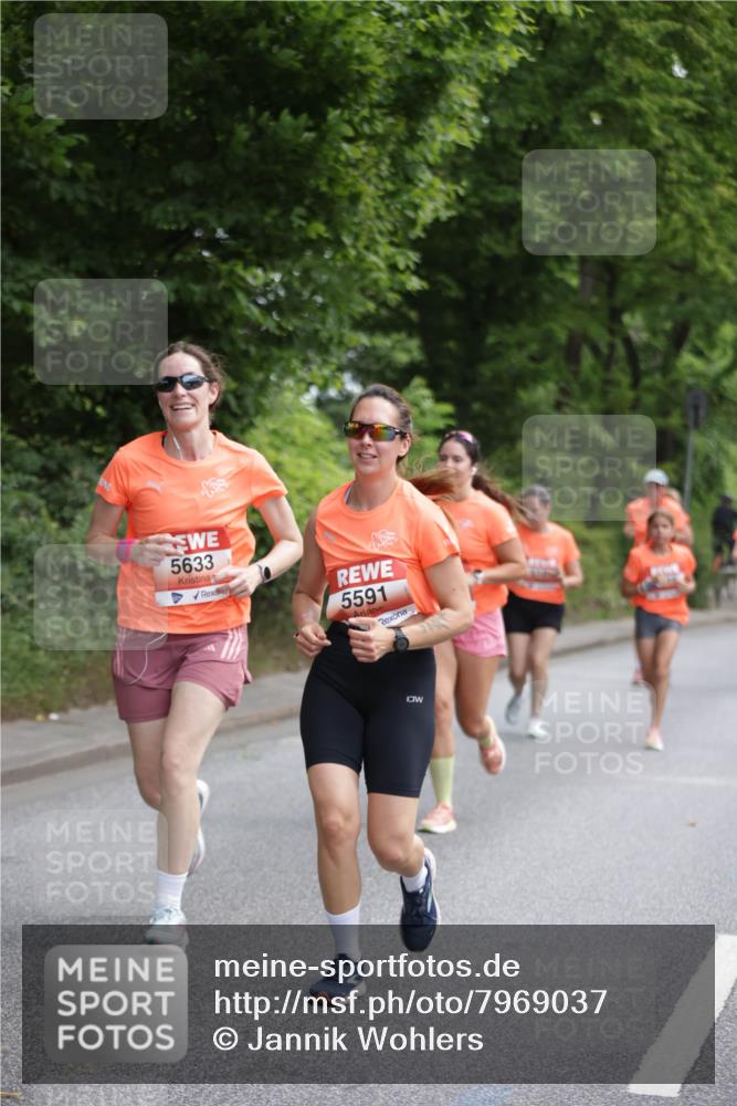 15.06.2025 - REWE Women's Run Jannik Wohlers http://msf.ph/oto/7969037 15.06.2025 10:04:12 Laufen 5633 meine-sportfotos.de