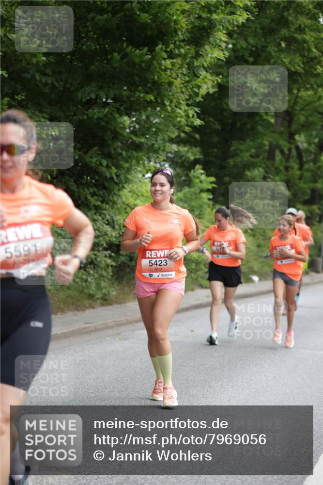 15.06.2025 - REWE Women's Run Jannik Wohlers http://msf.ph/oto/7969056 15.06.2025 10:04:13 Laufen 5591, 5423 meine-sportfotos.de