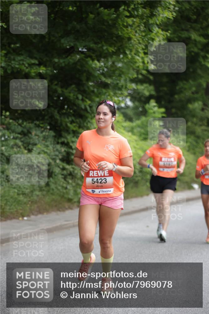 15.06.2025 - REWE Women's Run Jannik Wohlers http://msf.ph/oto/7969078 15.06.2025 10:04:13 Laufen 5423, 5197 meine-sportfotos.de