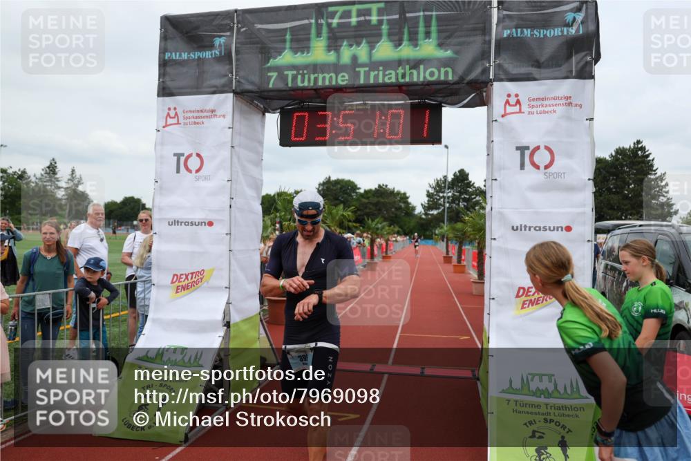 15.06.2025 - 7 Türme Triathlon Michael Strokosch http://msf.ph/oto/7969098 15.06.2025 13:51:01 Ziel 399, 983 meine-sportfotos.de