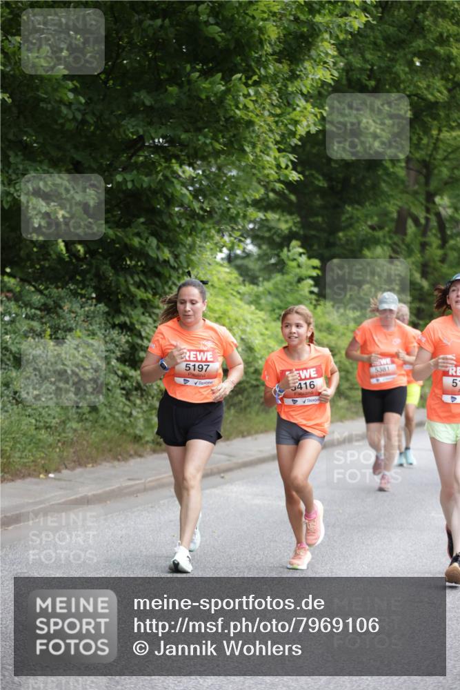 15.06.2025 - REWE Women's Run Jannik Wohlers http://msf.ph/oto/7969106 15.06.2025 10:04:14 Laufen 5197, 5416, 5381, 5 meine-sportfotos.de