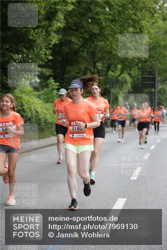 15.06.2025 - REWE Women's Run Jannik Wohlers http://msf.ph/oto/7969130 15.06.2025 10:04:15 Laufen 54, 5185 meine-sportfotos.de