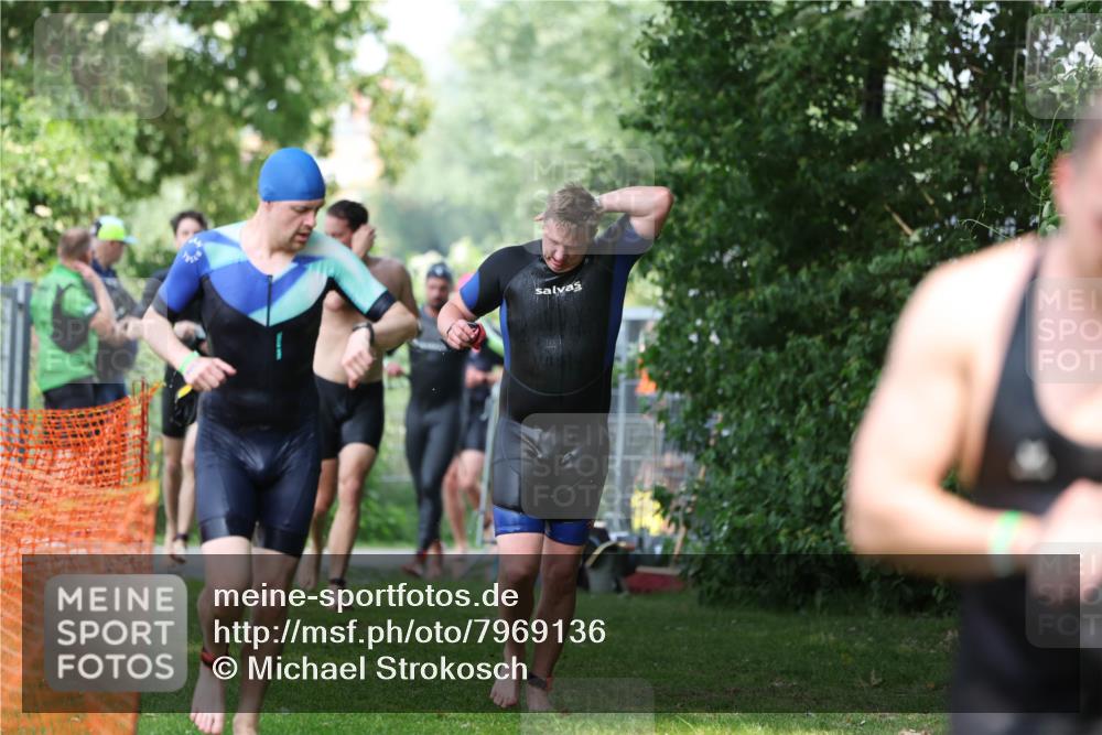 15.06.2025 - 7 Türme Triathlon Michael Strokosch http://msf.ph/oto/7969136 15.06.2025 12:55:55 Schwimmen 708, 755, 776, 818, 833, 877, 895, 904, 919, 1023, 1071, 1120, 1144, 1150, 1153, 1177 meine-sportfotos.de