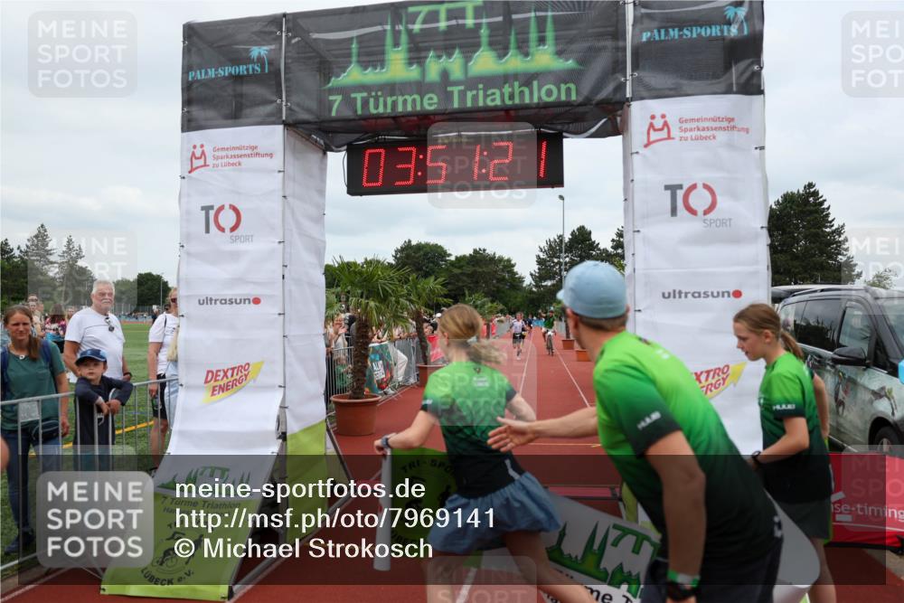 15.06.2025 - 7 Türme Triathlon Michael Strokosch http://msf.ph/oto/7969141 15.06.2025 13:51:21 Ziel 282, 855, 1105 meine-sportfotos.de