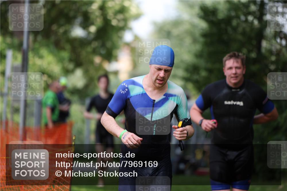 15.06.2025 - 7 Türme Triathlon Michael Strokosch http://msf.ph/oto/7969169 15.06.2025 12:55:57 Schwimmen 708, 755, 776, 818, 833, 877, 880, 895, 904, 919, 1023, 1071, 1120, 1144, 1150, 1153, 1177 meine-sportfotos.de