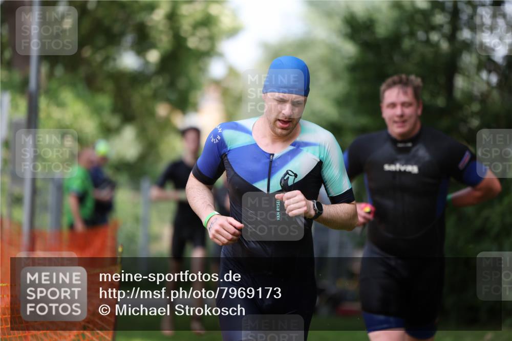 15.06.2025 - 7 Türme Triathlon Michael Strokosch http://msf.ph/oto/7969173 15.06.2025 12:55:57 Schwimmen 708, 755, 776, 818, 833, 877, 880, 895, 904, 919, 1023, 1071, 1120, 1144, 1150, 1153, 1177 meine-sportfotos.de