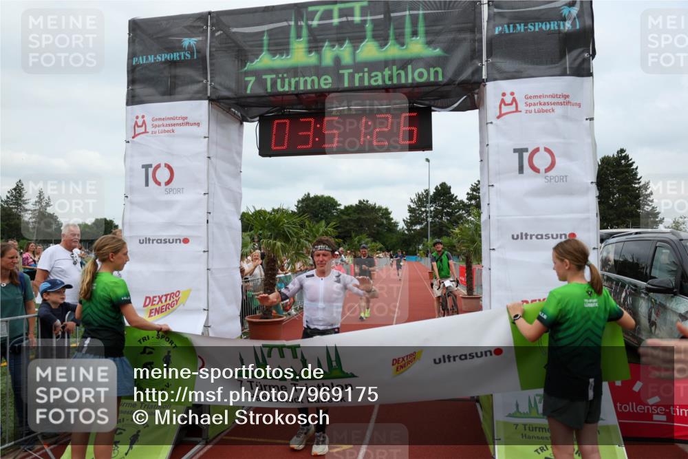 15.06.2025 - 7 Türme Triathlon Michael Strokosch http://msf.ph/oto/7969175 15.06.2025 13:51:25 Ziel 282, 855, 955, 1105 meine-sportfotos.de