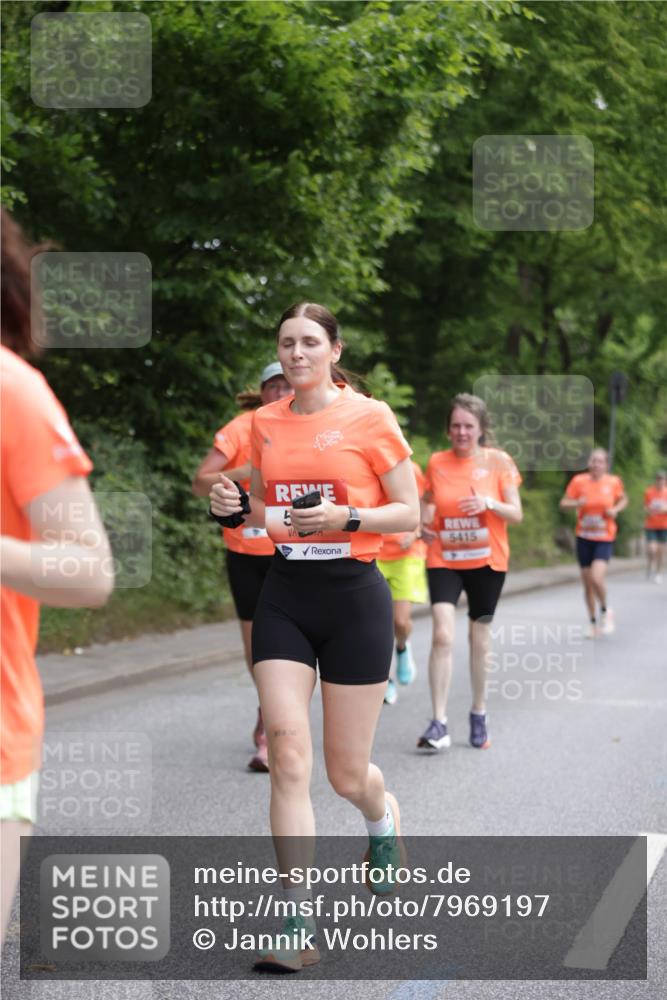 15.06.2025 - REWE Women's Run Jannik Wohlers http://msf.ph/oto/7969197 15.06.2025 10:04:17 Laufen 5415 meine-sportfotos.de